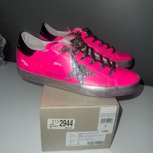 Hot pink, and silver glitter star! Brand new, size 40